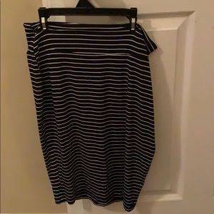Maternity/postpartum skirt size small
